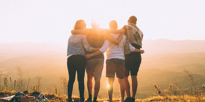 玩家部落社区内球迷在线热烈讨论比赛场景