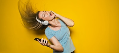 玩家部落球迷社区互动交流热烈场景